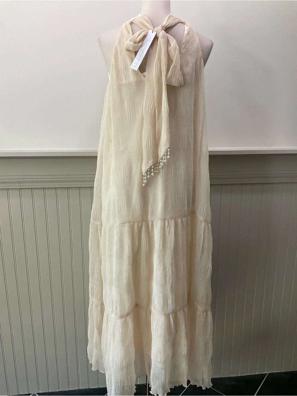 House of Harlow 1960 Cream Crinkle Halter Maxi Dress NWT Size Large Pearl Tie